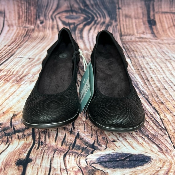 REVITALIGN Black Snake Print Inca Leather Orthotic Support Slip On Flats - Picture 3 of 14